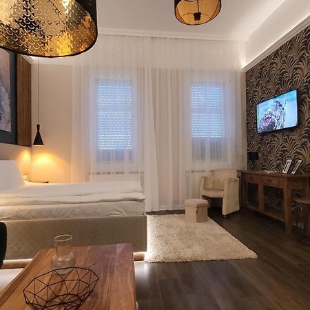 Glamour Apartman Gyula Bagian luar foto