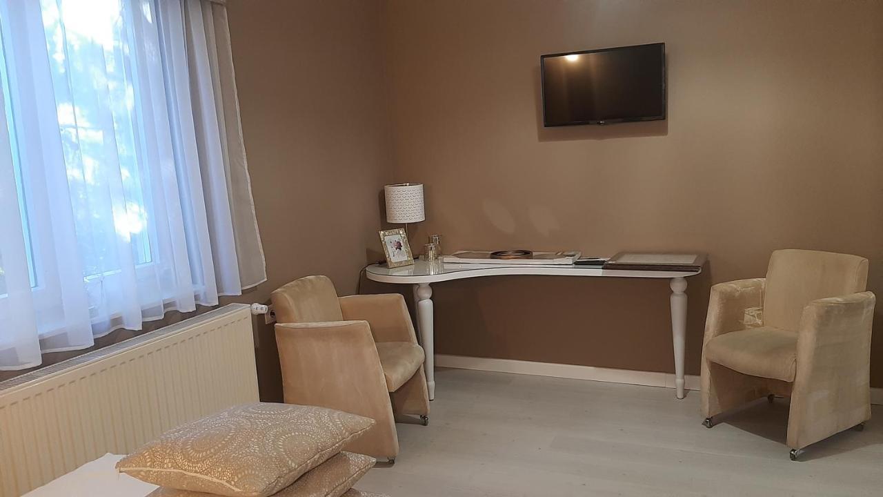 Glamour Apartman Gyula Bagian luar foto