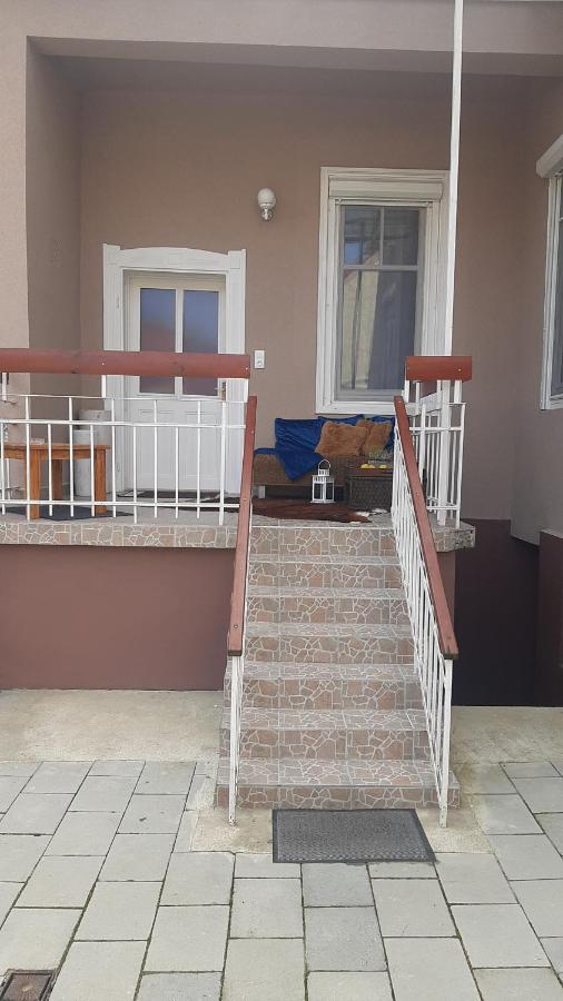 Glamour Apartman Gyula Bagian luar foto