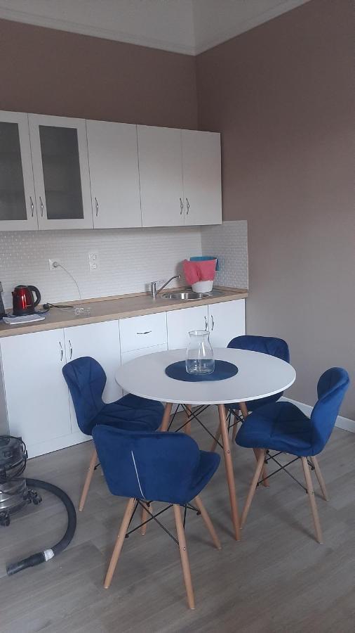Glamour Apartman Gyula Bagian luar foto