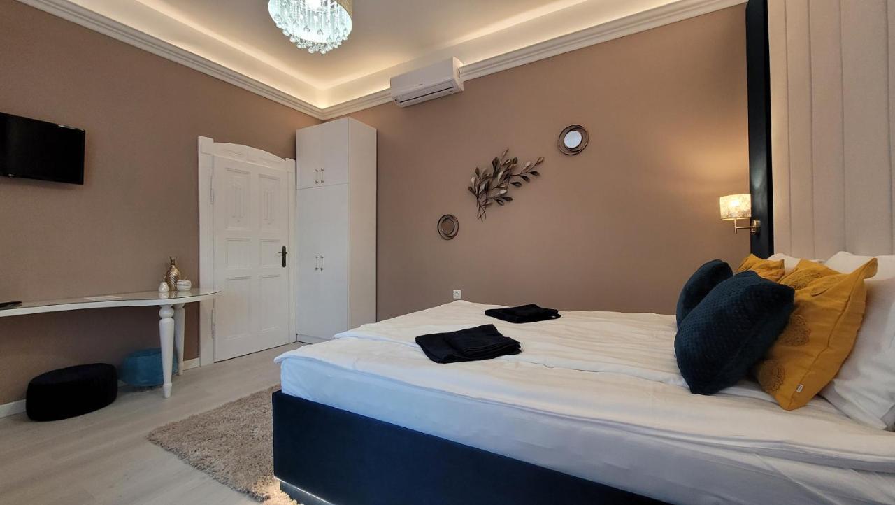 Glamour Apartman Gyula Bagian luar foto