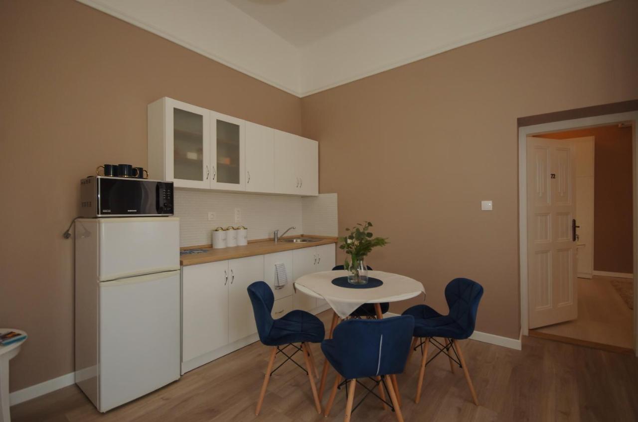 Glamour Apartman Gyula Bagian luar foto