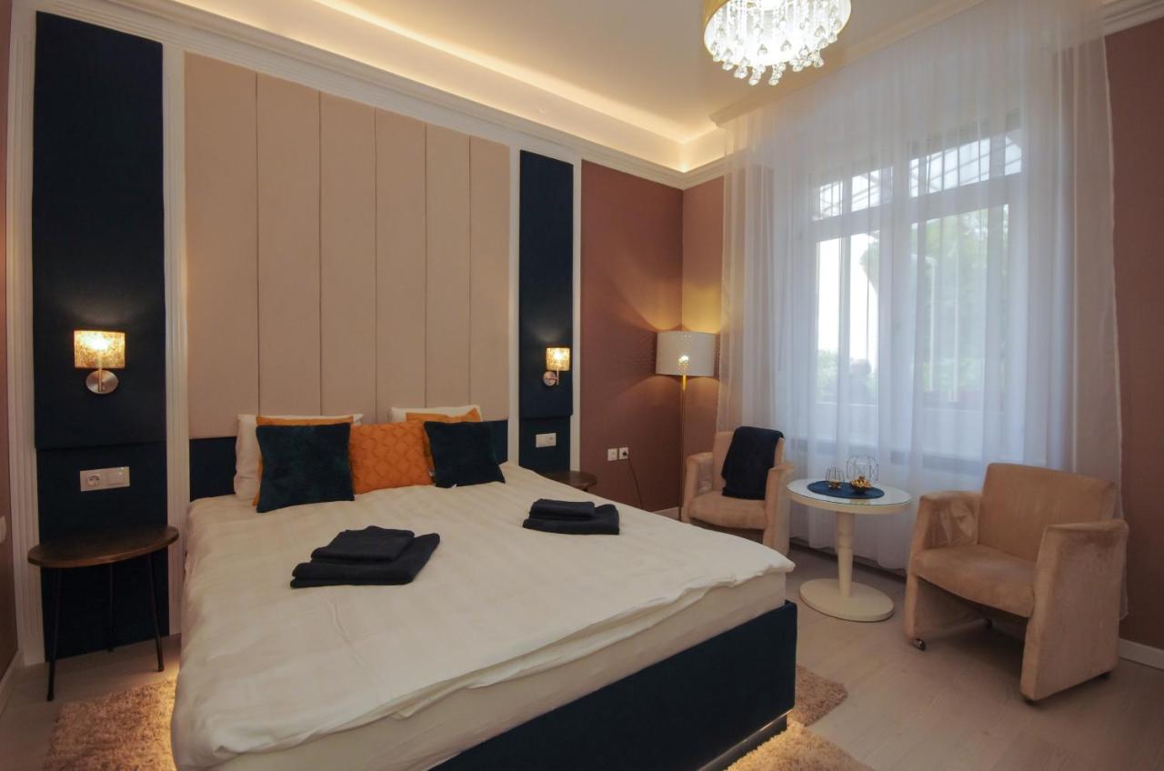 Glamour Apartman Gyula Bagian luar foto
