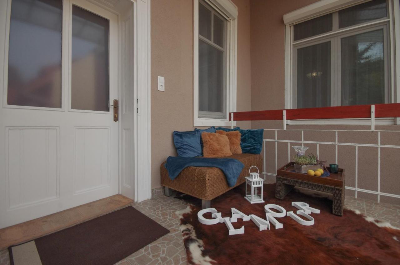 Glamour Apartman Gyula Bagian luar foto