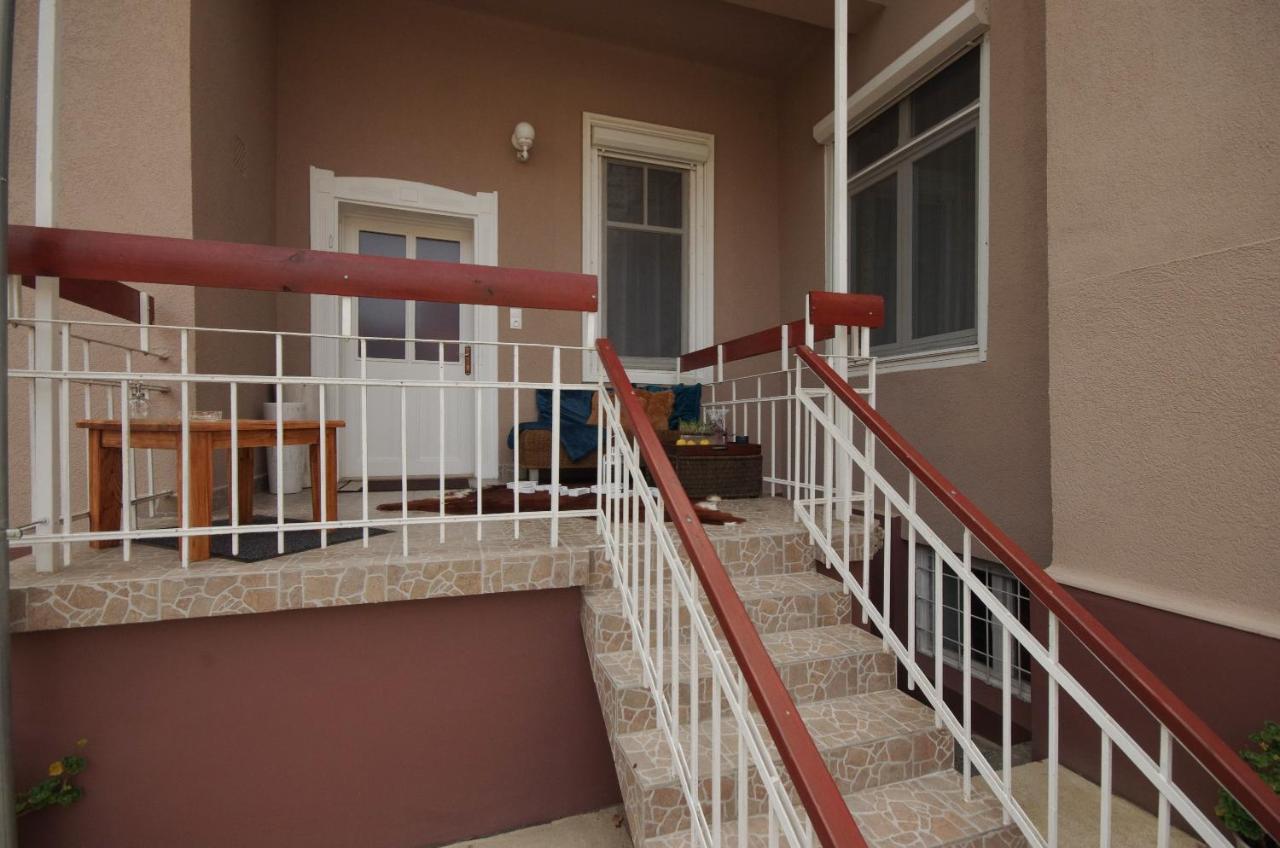 Glamour Apartman Gyula Bagian luar foto
